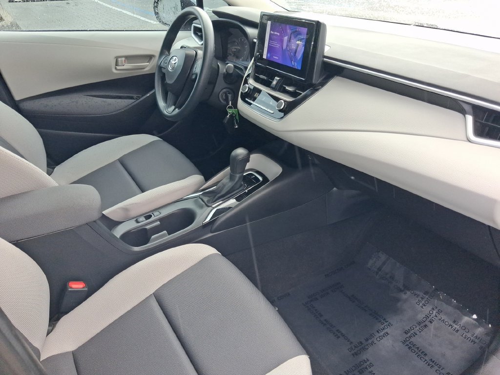 Used 2025 Toyota Corolla LE FWD image 25