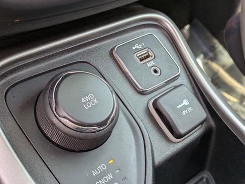 Used 2019 Jeep Compass Latitude AWD/4WD image 30