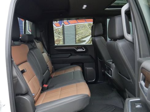 Used 2025 Chevrolet Silverado 3500 High Country w/ Technology Package AWD/4WD image 13
