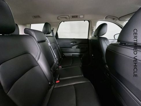 Certified 2024 Nissan Pathfinder SL FWD image 26
