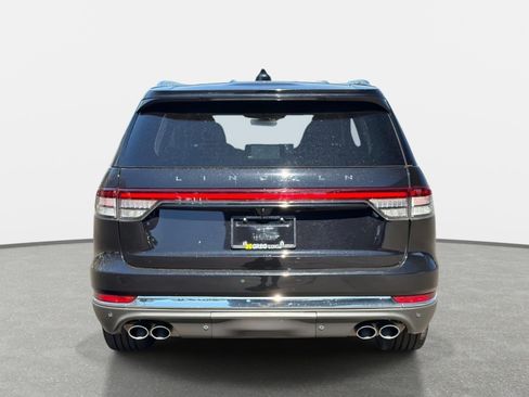 Used 2025 Lincoln Aviator Reserve w/ Equipment Group 201A AWD/4WD image 4