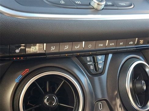 Used 2025 Chevrolet Blazer LT image 13