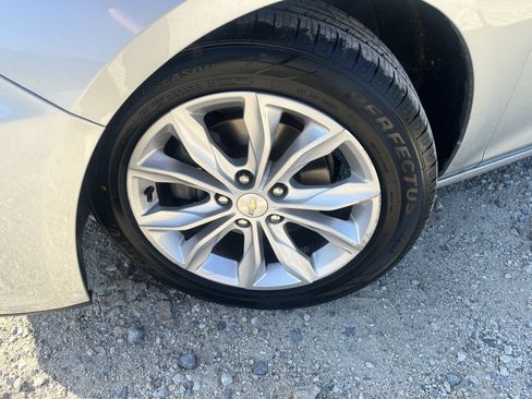 Used 2020 Chevrolet Malibu LT FWD image 13