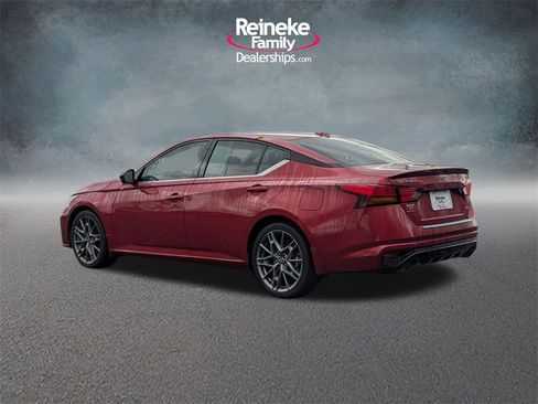 Used 2023 Nissan Altima 2.0 SR image 8