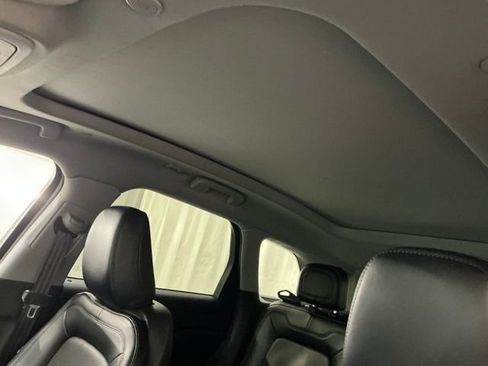 Used 2021 Lincoln Corsair FWD w/ Premium Package image 15
