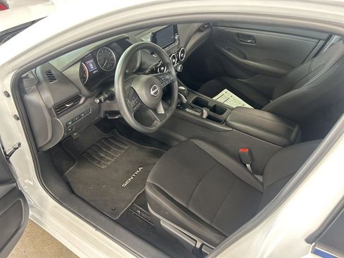 Used 2025 Nissan Sentra S FWD image 3