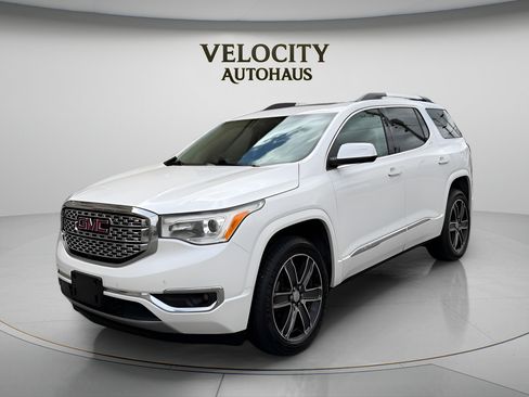 Used 2017 GMC Acadia Denali w/ Technology Package AWD/4WD image 4