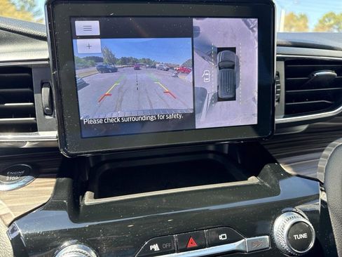 Used 2022 Ford Explorer Limited w/ Equipment Group 301A image 34