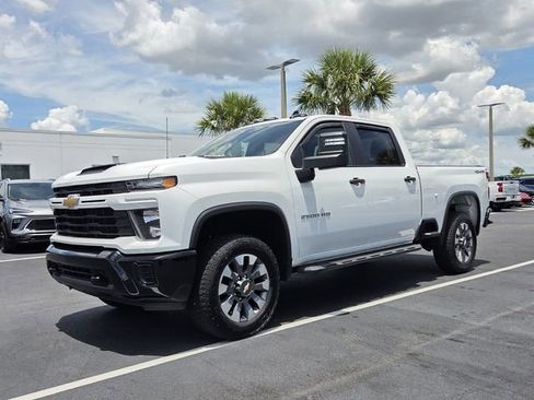 Used 2024 Chevrolet Silverado 2500 Custom w/ Custom Value Package AWD/4WD image 2