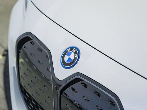 Used 2024 BMW i4 M50 AWD/4WD image 9
