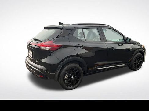 Used 2023 Nissan Kicks SR w/ SR Premium Package FWD image 19
