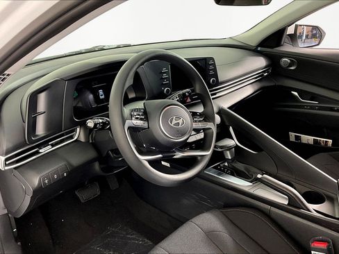 New 2026 Hyundai Elantra SE FWD image 15