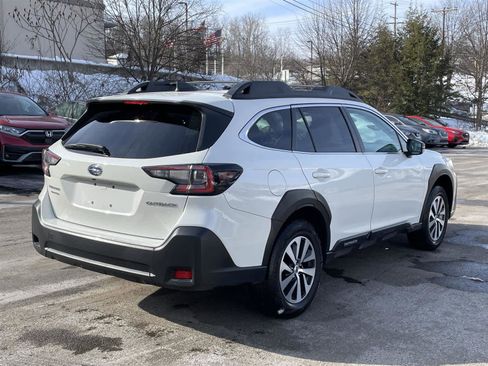 Used 2023 Subaru Outback Premium image 5