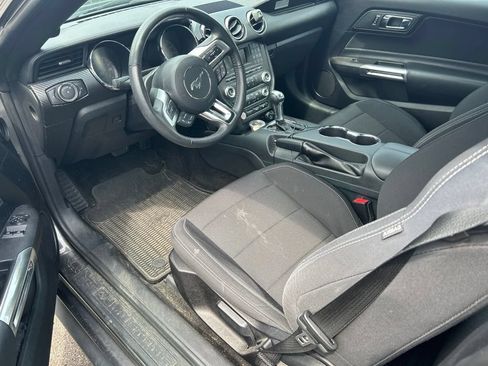 Used 2017 Ford Mustang Coupe RWD image 5