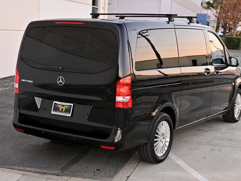 Used 2018 Mercedes-Benz Metris Passenger image 6