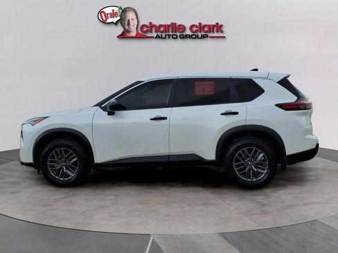 Used 2025 Nissan Rogue S FWD image 3