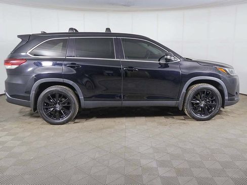 Used 2019 Toyota Highlander SE AWD/4WD image 16