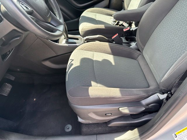 Used 2022 Chevrolet Trax LS w/ Tint and Cruise Package FWD image 15