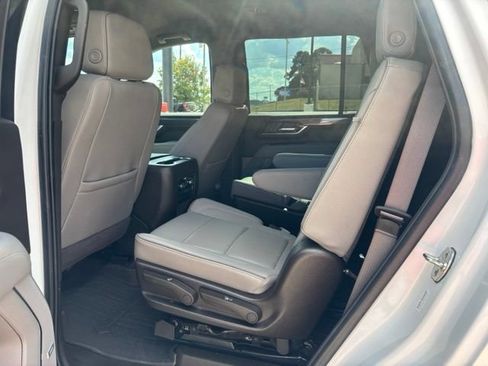 Used 2025 GMC Yukon Elevation w/ LPO, Floor Liner Package RWD image 12