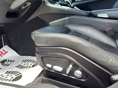 Used 2019 Porsche Panamera 4 AWD/4WD image 10