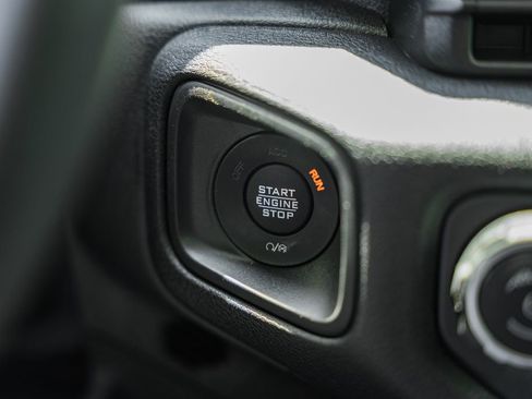 New 2025 Jeep Gladiator Sport image 29