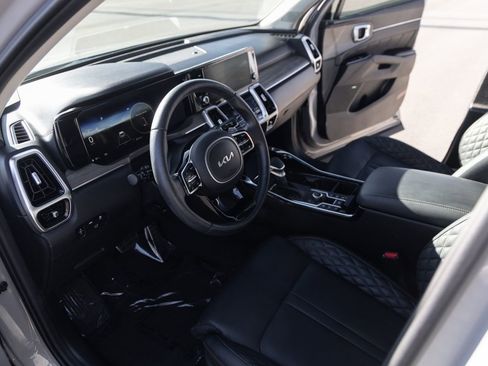 Used 2023 Kia Sorento SX Prestige image 8