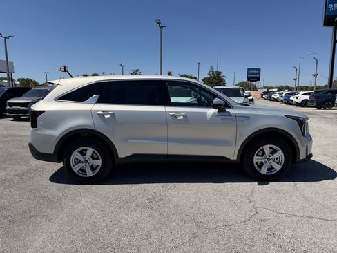 New 2026 Kia Sorento LX FWD image 3