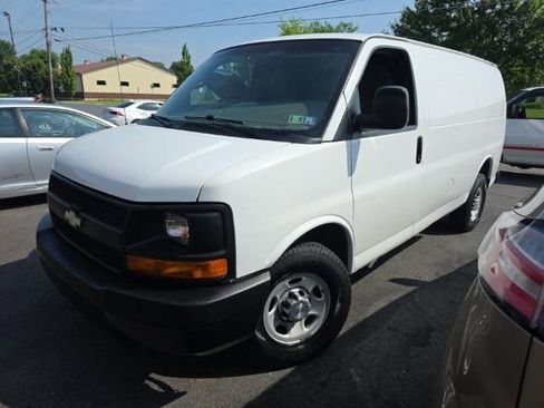 Used 2014 Chevrolet Express 2500 RWD image 3