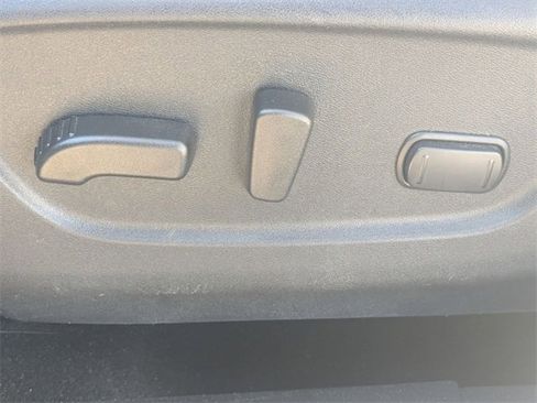 Used 2022 Nissan Rogue Sport SV image 15