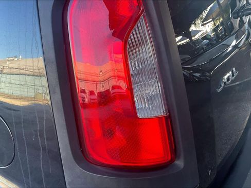 Used 2013 Kia Soul + FWD image 27