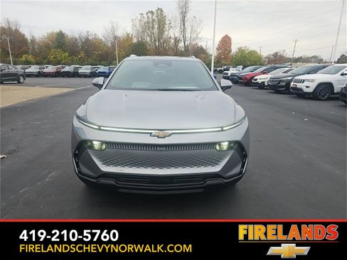 New 2026 Chevrolet Equinox EV LT image 2