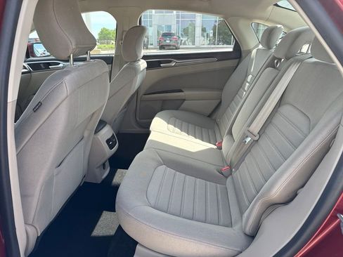 Used 2019 Ford Fusion SE AWD/4WD image 9