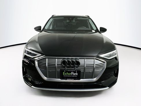 Used 2022 Audi e-tron Premium AWD/4WD image 2