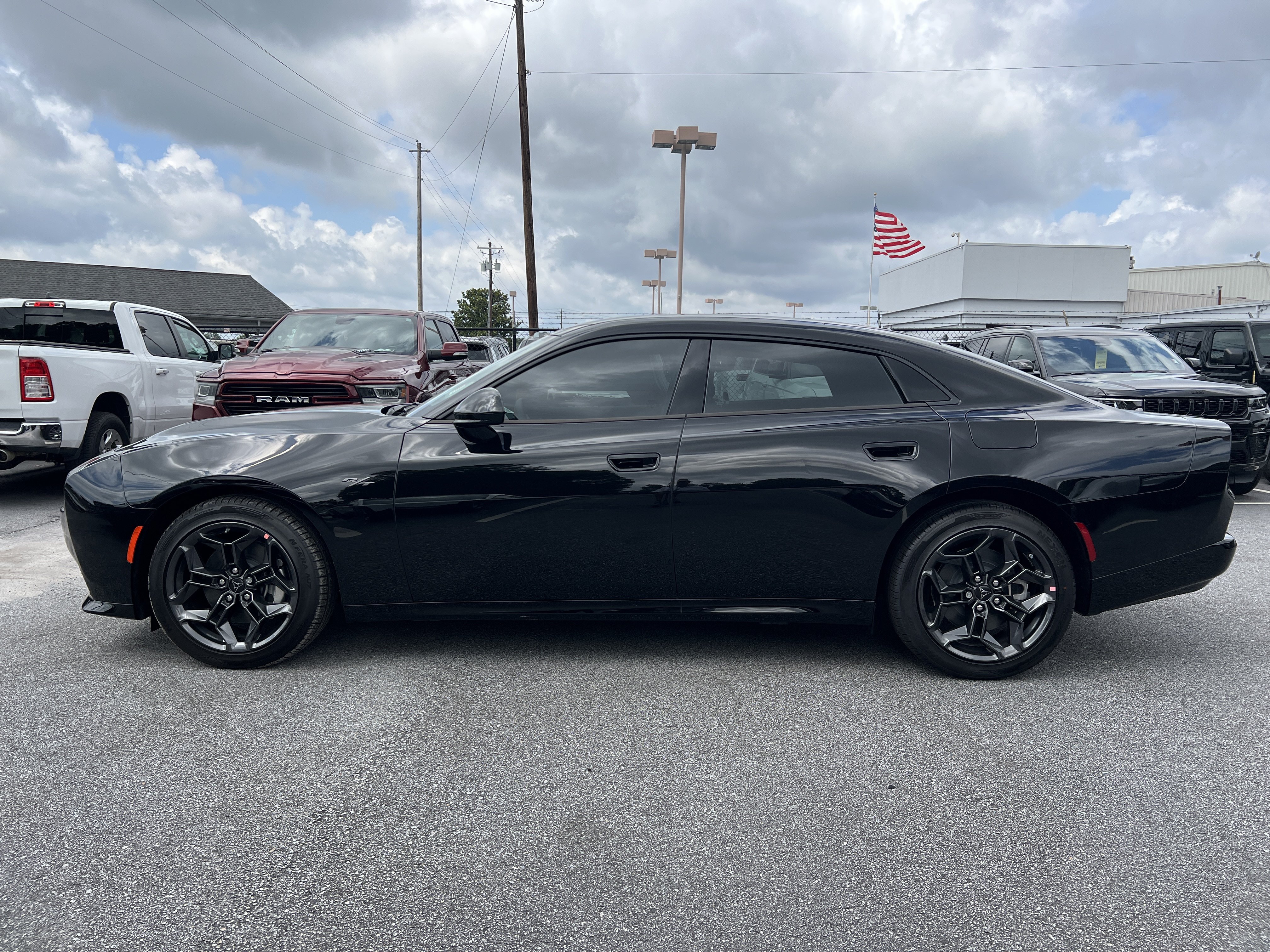 New 2026 Dodge Charger R/T w/ Blacktop Package AWD/4WD image 9