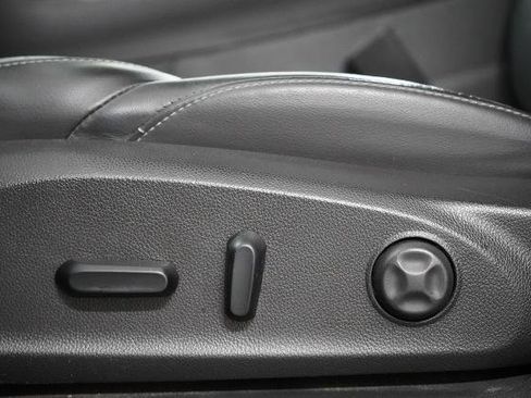 Used 2019 Buick Envision Essence AWD/4WD image 13