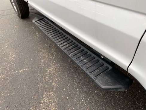 Used 2022 Ford F250 XL w/ Power Equipment Group image 4