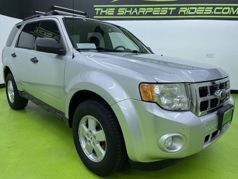 Used 2011 Ford Escape XLT w/ 203A Rapid Spec Order Code image 2