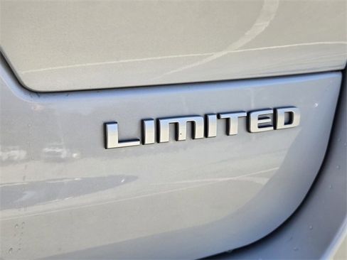 Used 2024 Jeep Grand Cherokee L Limited w/ Luxury Tech Group II image 22