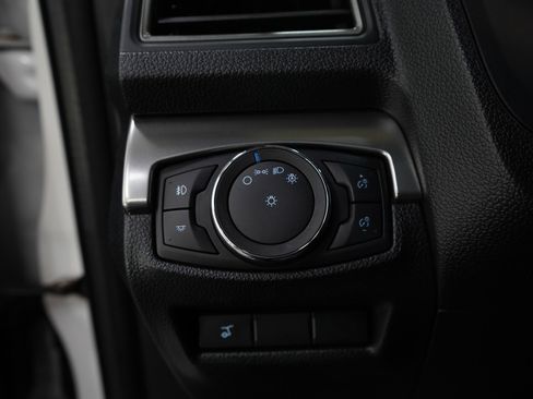 Used 2018 Ford Explorer XLT w/ Equipment Group 202A AWD/4WD image 23