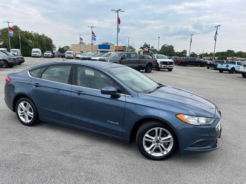 Used 2018 Ford Fusion S FWD image 2