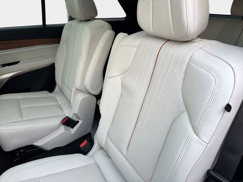 New 2026 Cadillac Vistiq Sport image 16