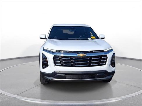 Used 2025 Chevrolet Equinox LT w/ Safety and Technology Package image 3