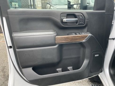 Used 2022 Chevrolet Silverado 2500 High Country w/ Technology Package image 10