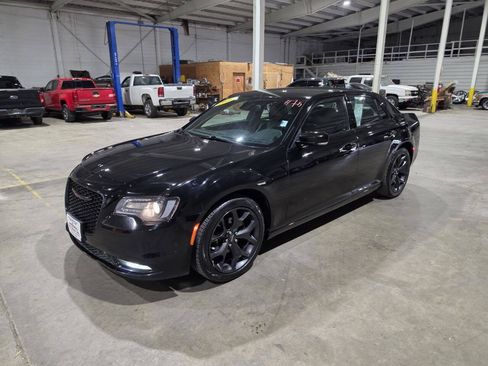 Used 2021 Chrysler 300 S RWD image 3