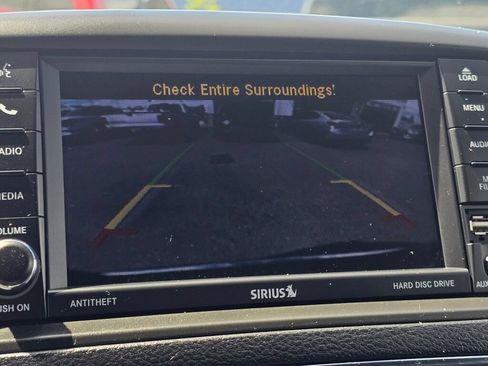 Used 2019 Dodge Grand Caravan SXT w/ Rear Park Assist Package FWD image 29