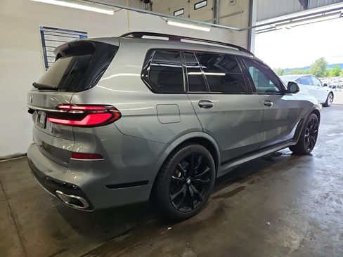 Used 2023 BMW X7 xDrive40i w/ M Sport Package AWD/4WD image 6