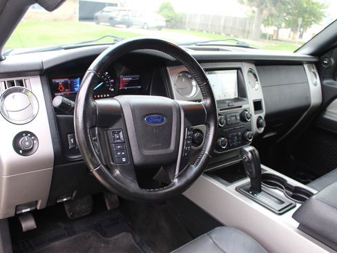 Used 2016 Ford Expedition XLT w/ Equipment Group 202A AWD/4WD image 16