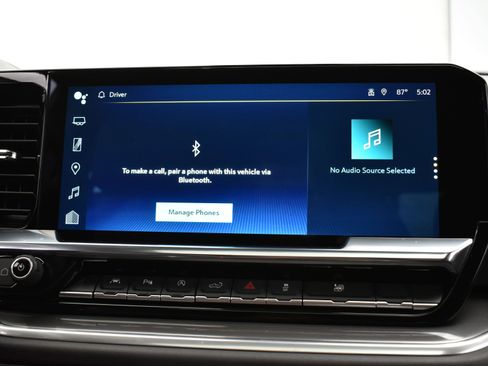 Used 2025 Chevrolet Silverado 1500 High Country image 35