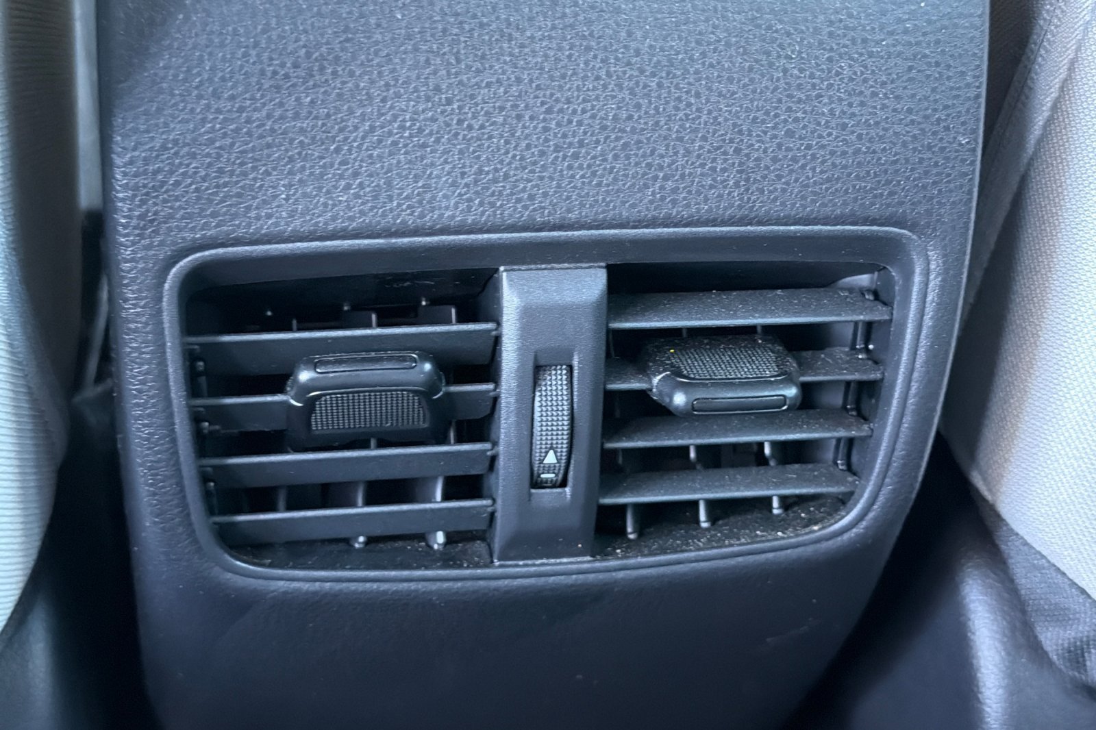 Used 2025 Toyota Corolla Cross L FWD image 35