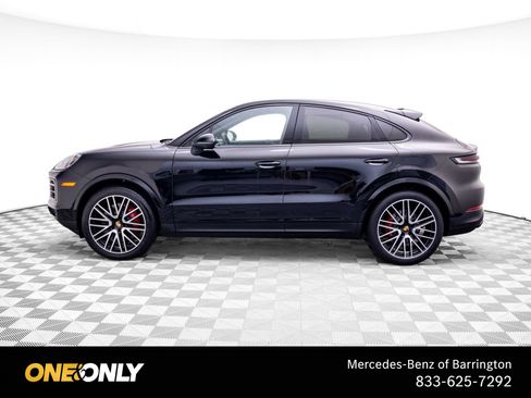 Used 2024 Porsche Cayenne S AWD/4WD image 2